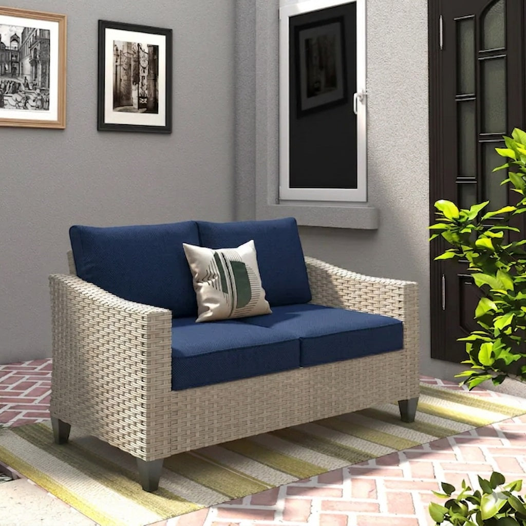 WICKER LOVESEAT