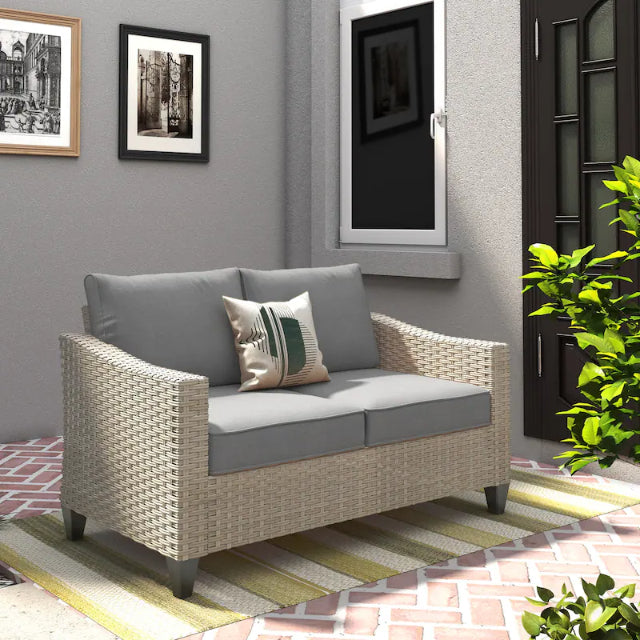 WICKER LOVESEAT