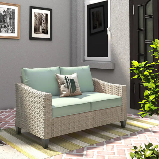 WICKER LOVESEAT